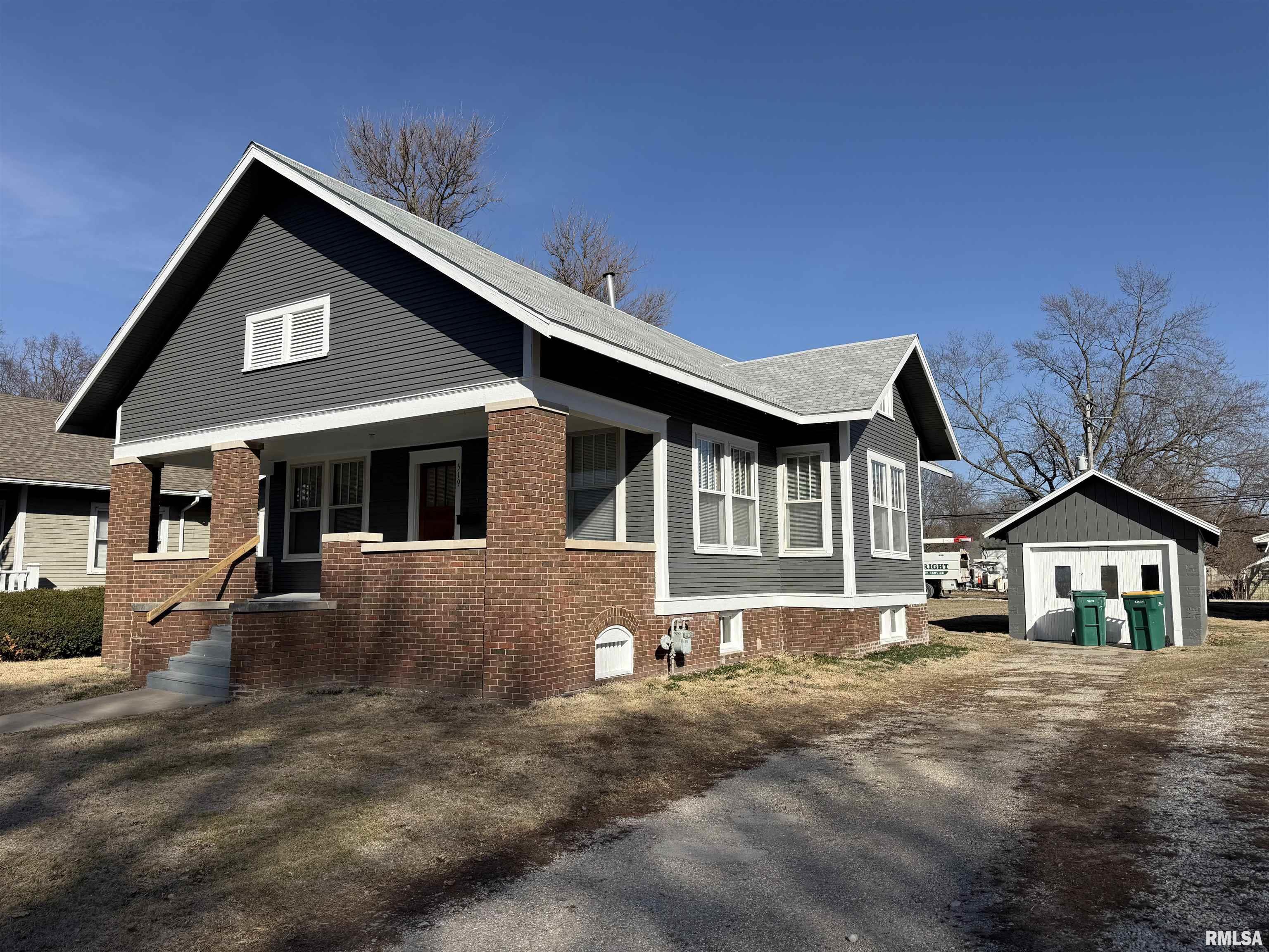 519 North Randolph Street Macomb, IL 61455 - Photo 2 of 16