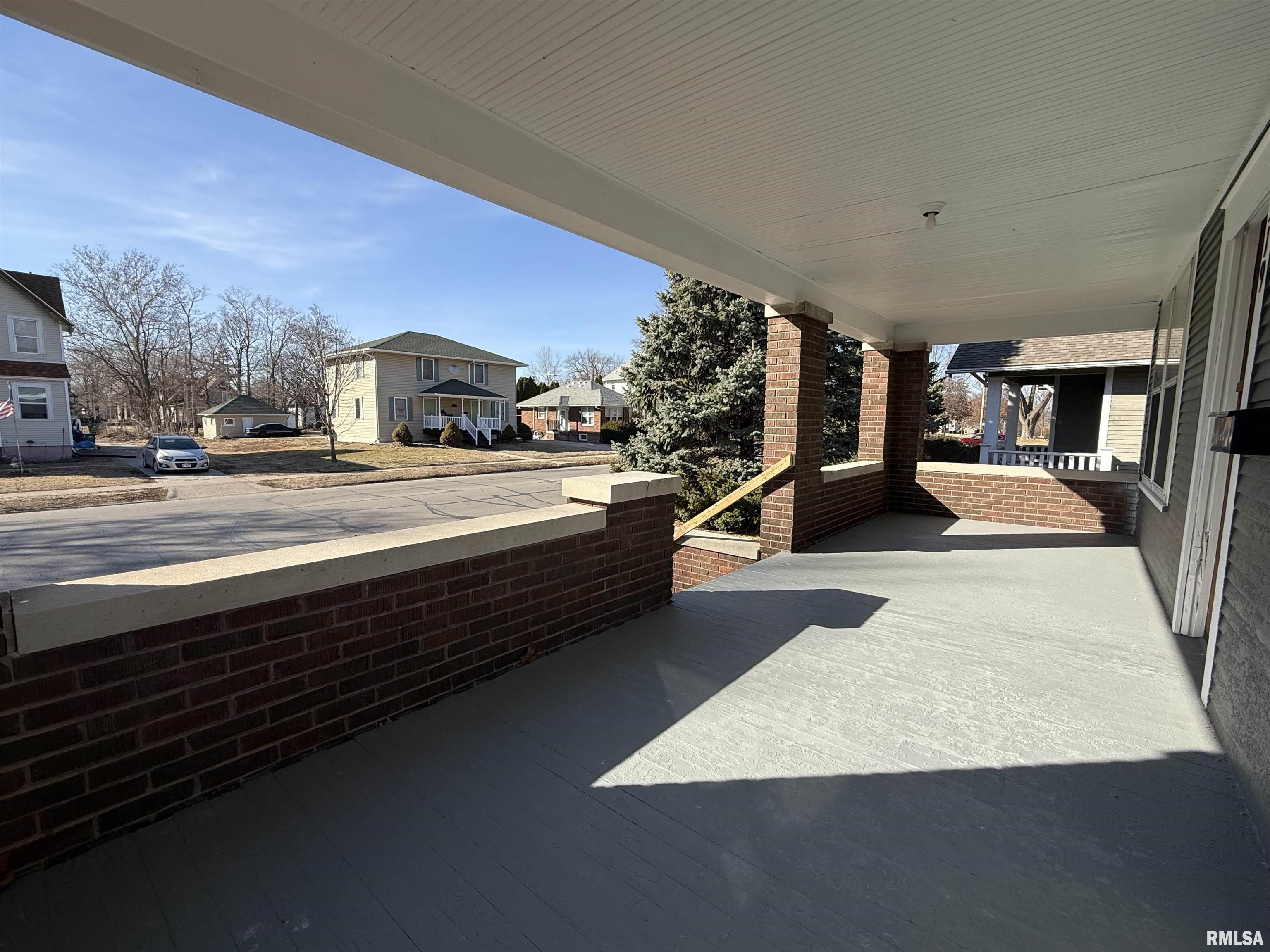 519 North Randolph Street Macomb, IL 61455 - Photo 3 of 16