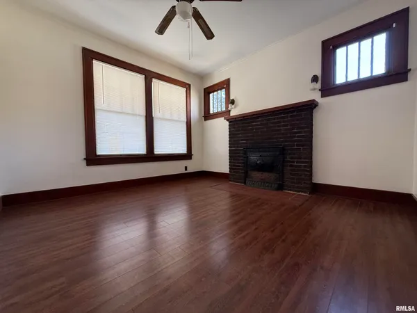 $79,500 | 519 North Randolph Street, Macomb, IL 61455