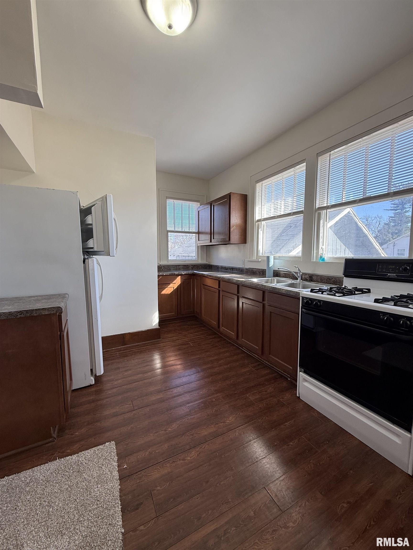 519 North Randolph Street Macomb, IL 61455 - Photo 10 of 16