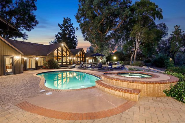 a view of outdoor space