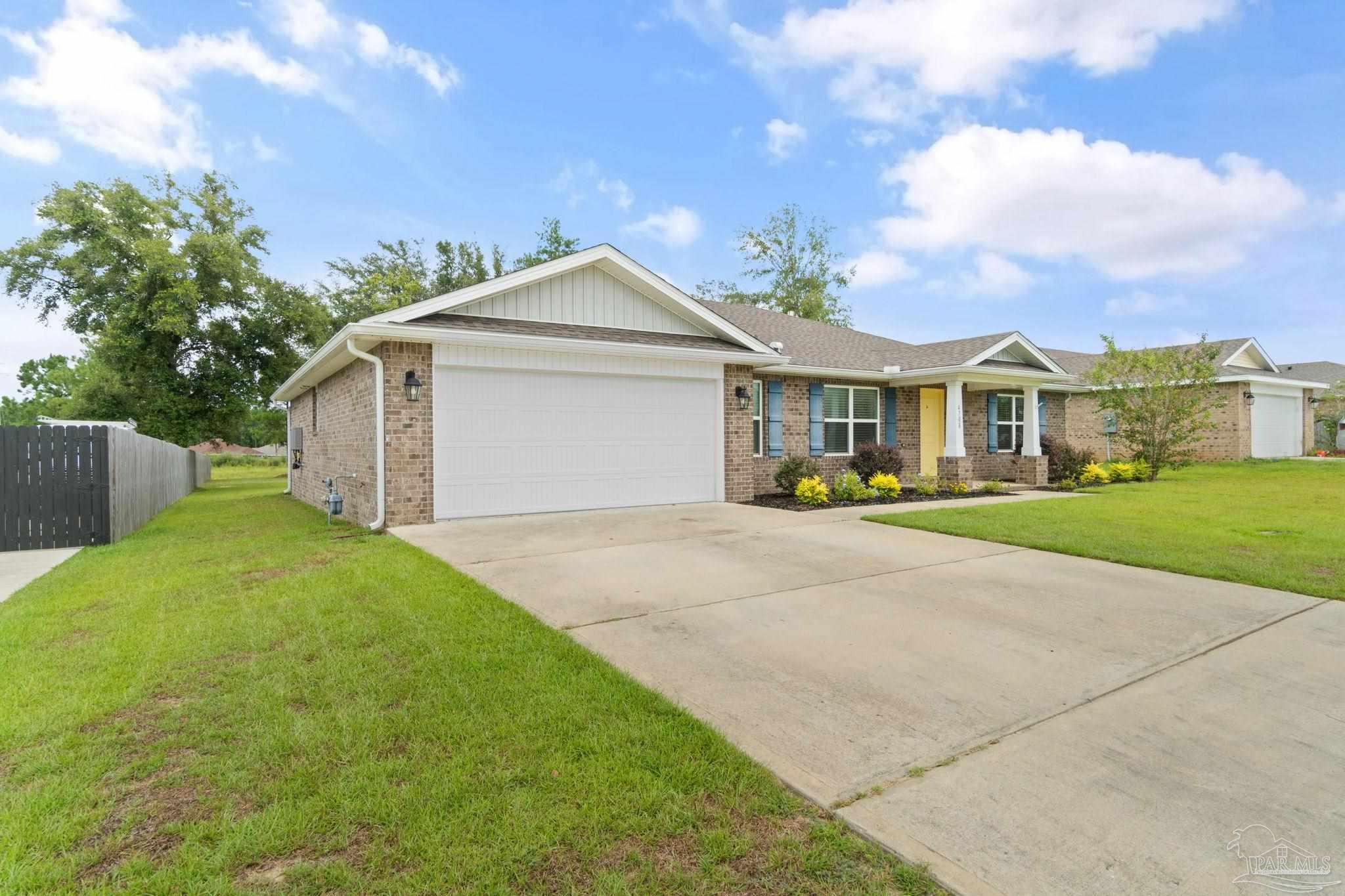 4708 Perception Circle Milton, FL 32570 - Photo 3 of 36