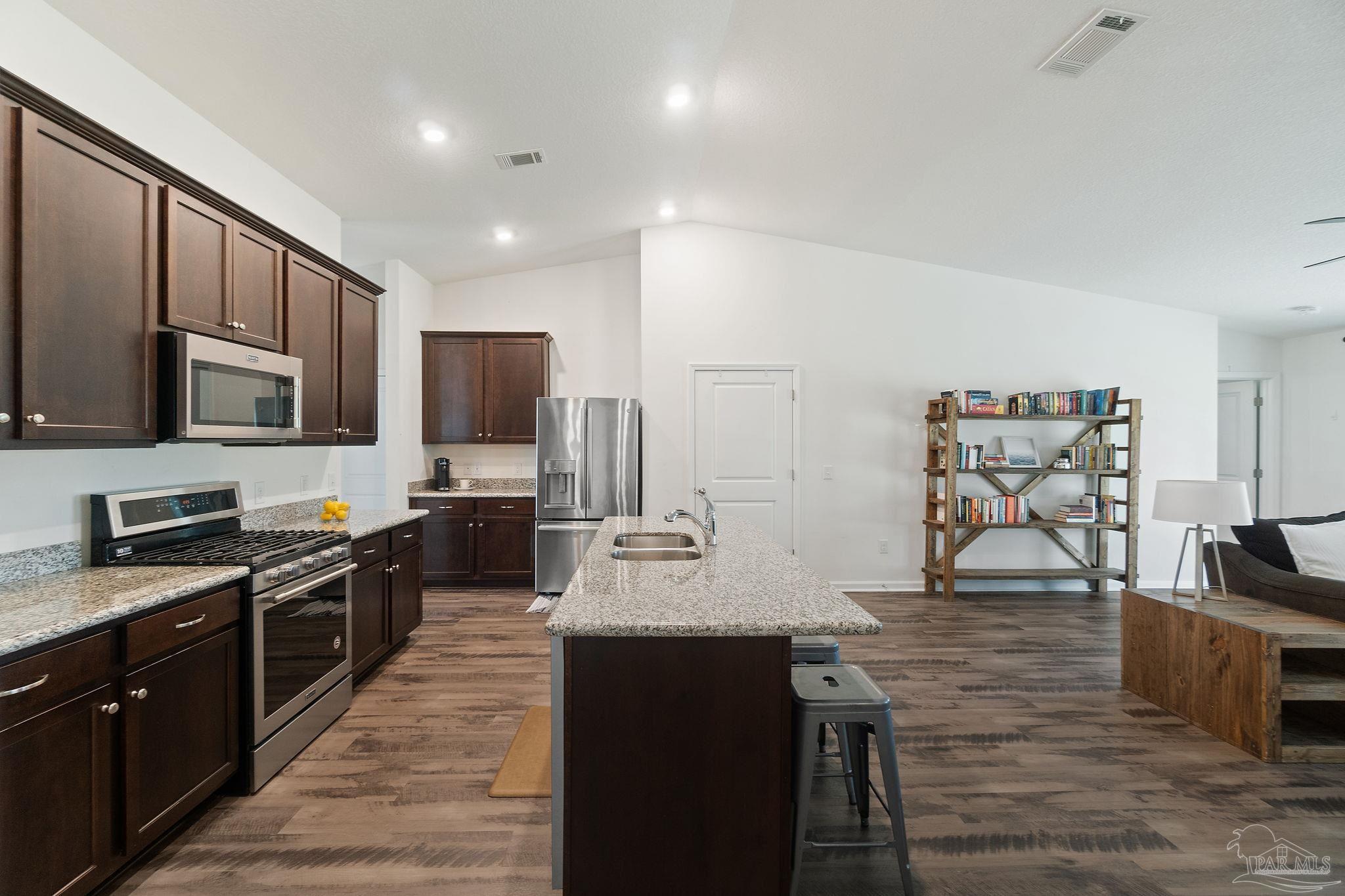 4708 Perception Circle Milton, FL 32570 - Photo 10 of 36