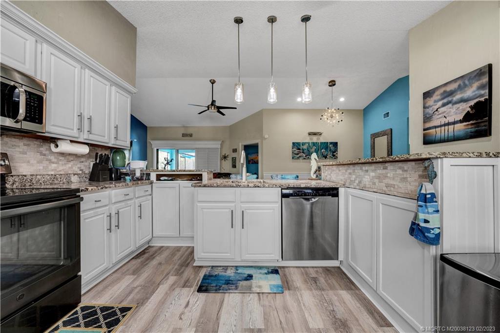 4021 Southeast Jacaranda Street Stuart, FL 34997 - Photo 6 of 32