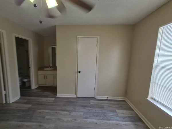 $695 | 300 Moursund Boulevard, Unit 10, San Antonio, TX 78221