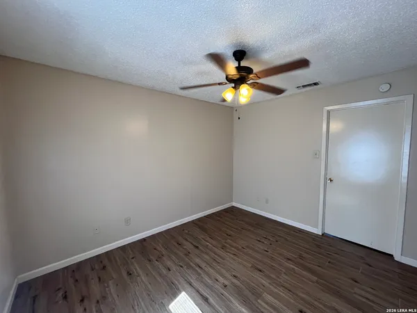 $695 | 300 Moursund Boulevard, Unit 10, San Antonio, TX 78221
