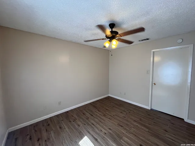 $695 | 300 Moursund Boulevard, Unit 10, San Antonio, TX 78221