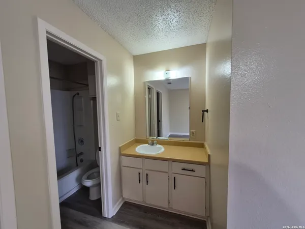 $695 | 300 Moursund Boulevard, Unit 10, San Antonio, TX 78221
