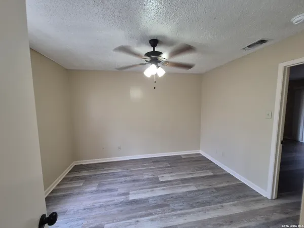 $695 | 300 Moursund Boulevard, Unit 10, San Antonio, TX 78221