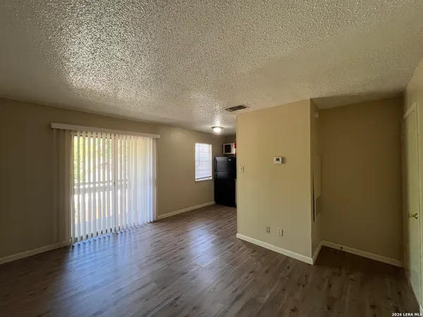 $695 | 300 Moursund Boulevard, Unit 10, San Antonio, TX 78221