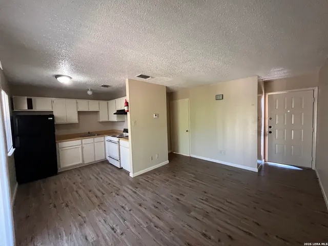 $695 | 300 Moursund Boulevard, Unit 10, San Antonio, TX 78221