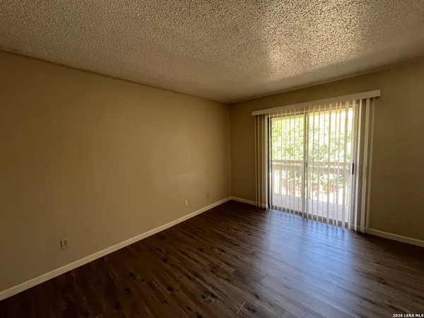 $695 | 300 Moursund Boulevard, Unit 10, San Antonio, TX 78221