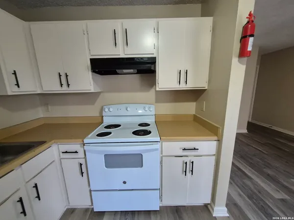 $695 | 300 Moursund Boulevard, Unit 10, San Antonio, TX 78221