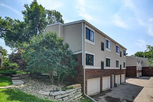 $240,000 | 5518 Century, Unit 4, Middleton, WI 53562