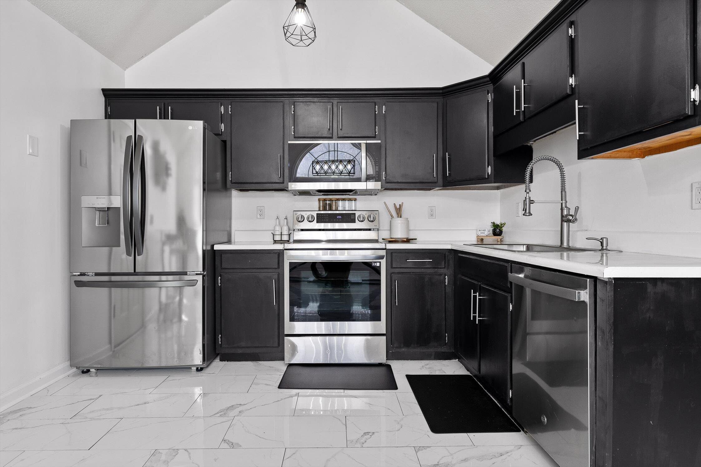 1433 Heather Way Dalton, GA 30721 - Photo 3 of 21 06-Heather-5