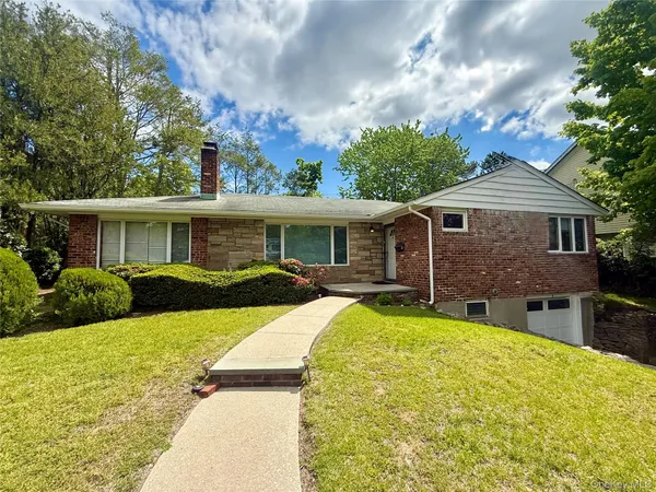 $5,600 | 4 Annette Drive, Port Washington, NY 11050