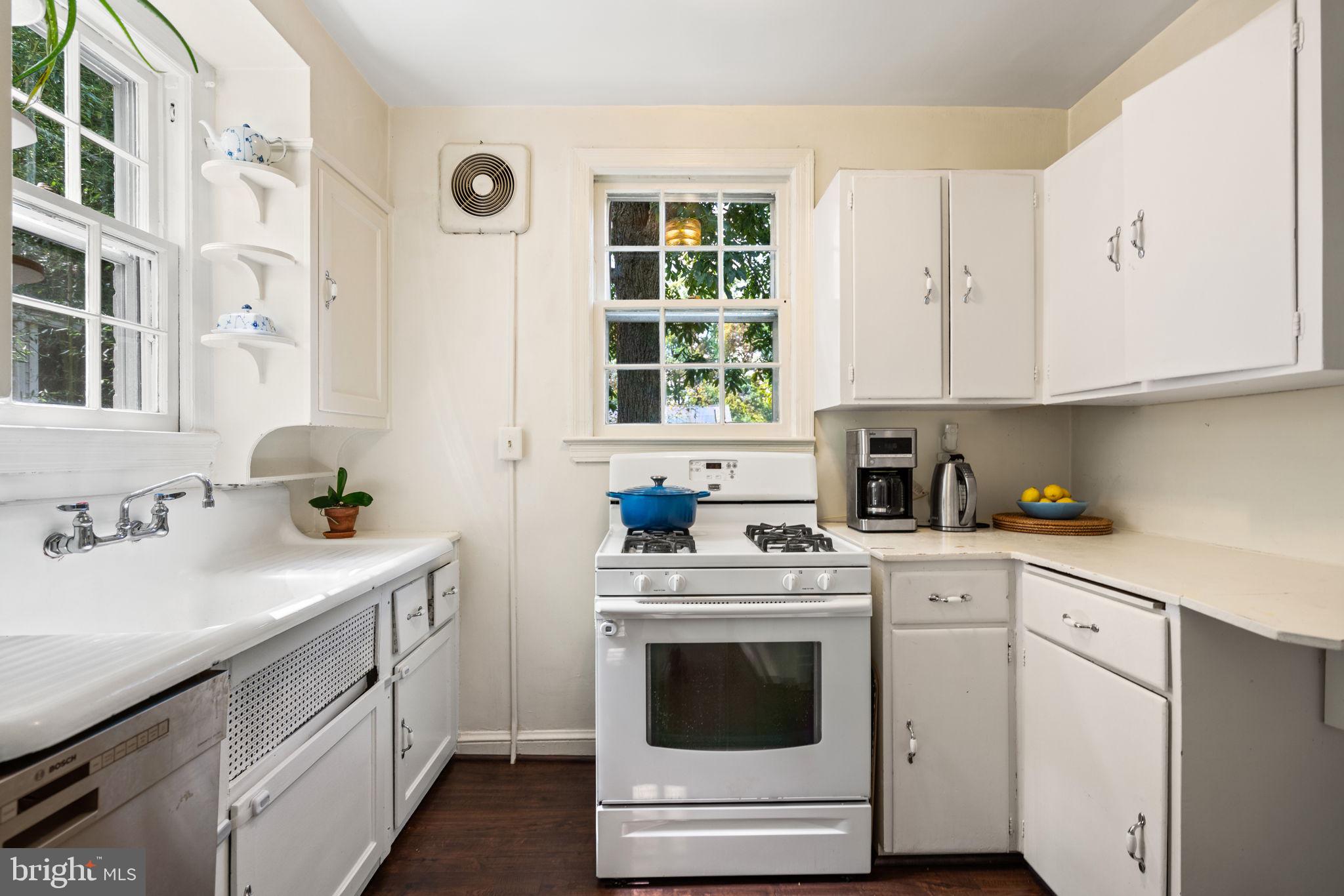 4908 Crescent Street Bethesda, MD 20816 - Photo 18 of 39