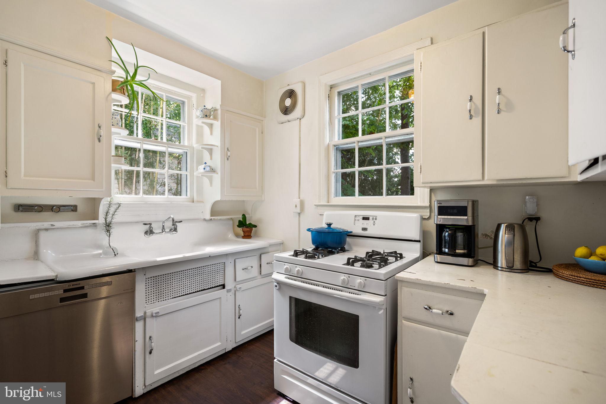 4908 Crescent Street Bethesda, MD 20816 - Photo 19 of 39