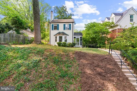 $899,000 | 4908 Crescent Street, Bethesda, MD 20816