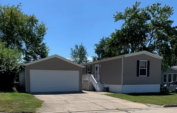 $50,000 | 18 Troy Court, Bloomington, IL 61701