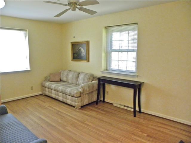 8830 Rexford Road Indianapolis, IN 46260 - Photo 13 of 23 Gallery Image 13