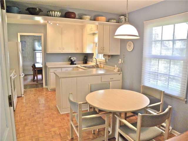 8830 Rexford Road Indianapolis, IN 46260 - Photo 4 of 23 Gallery Image 4