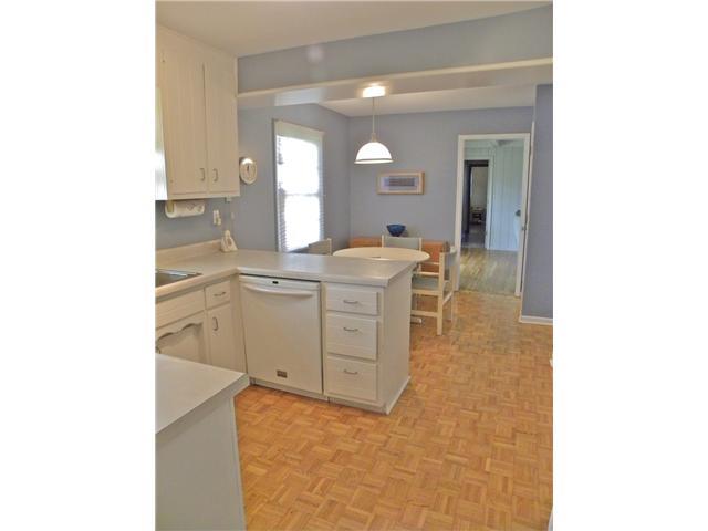 8830 Rexford Road Indianapolis, IN 46260 - Photo 6 of 23 Gallery Image 6