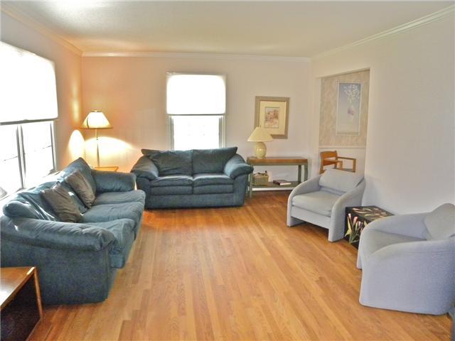 8830 Rexford Road Indianapolis, IN 46260 - Photo 7 of 23 Gallery Image 7