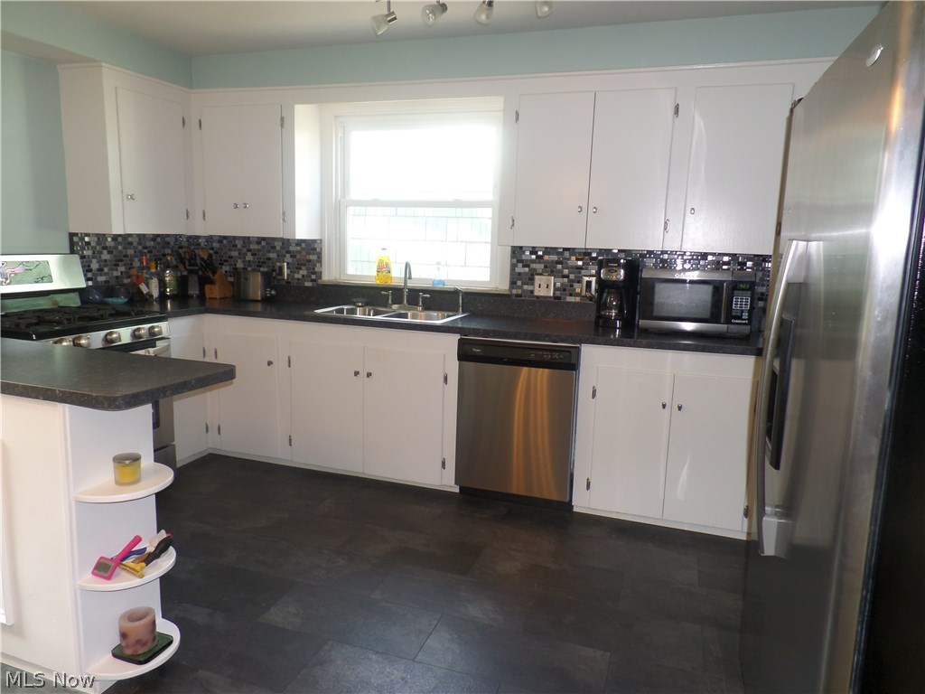 1566 Felton Road South Euclid, OH 44121 - Photo 5 of 21 The beautiful newly updated kitchen.