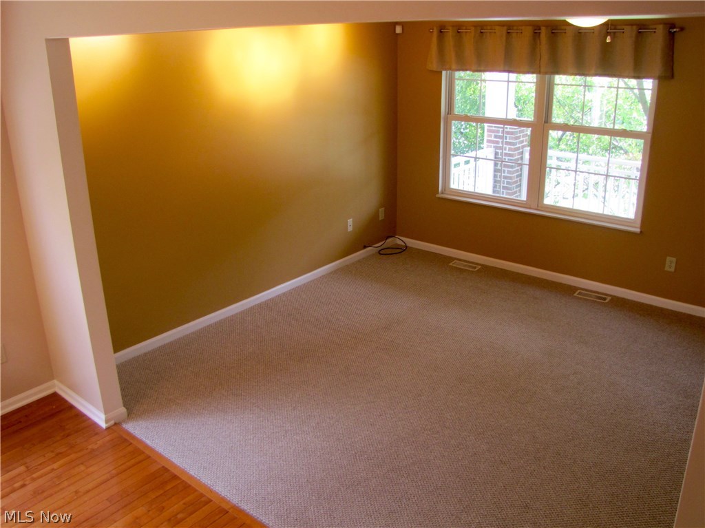 4370 Sexton Road Cleveland, OH 44105 - Photo 5 of 34