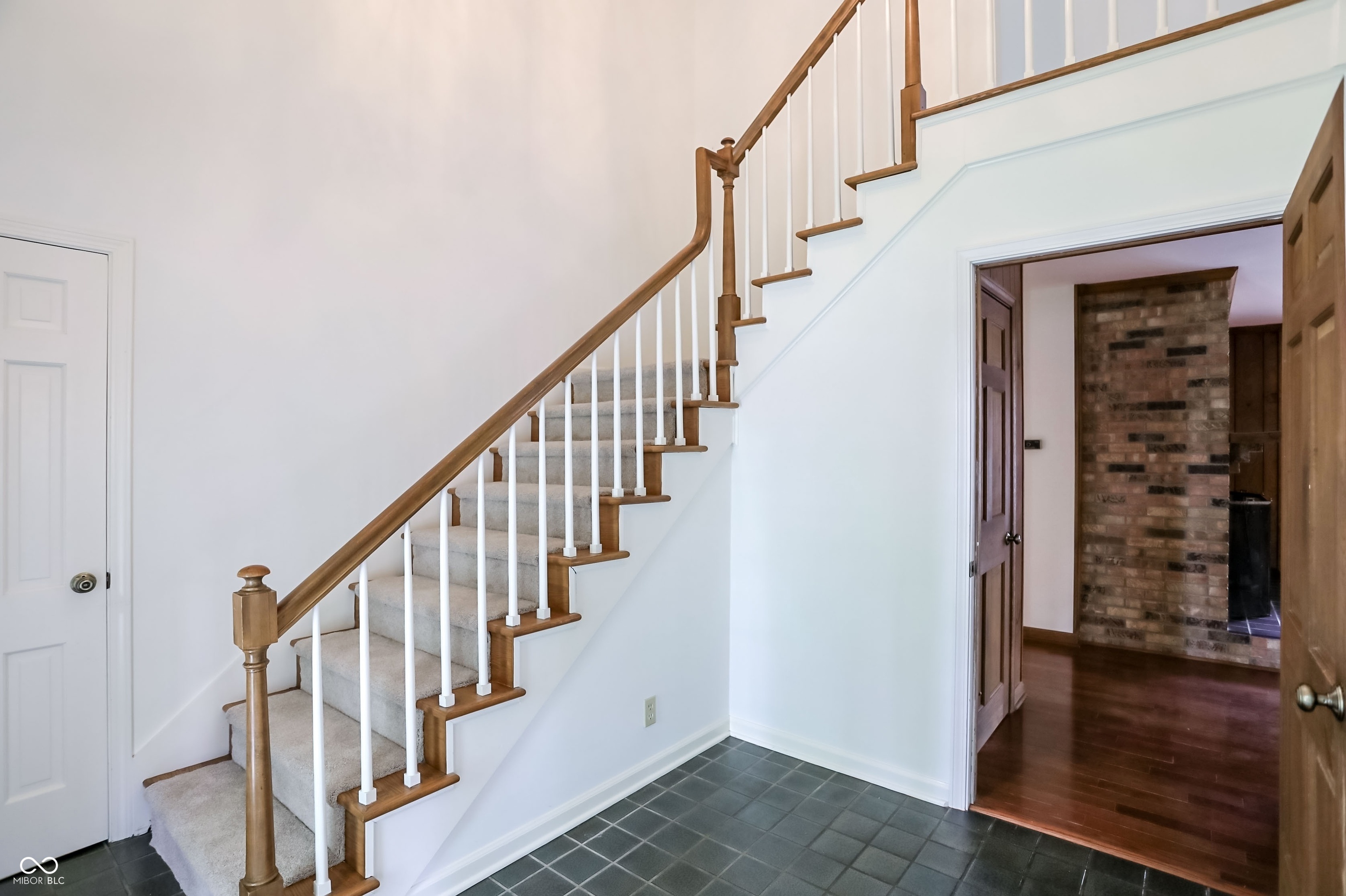 7363 Johnson Road Indianapolis, IN 46250 - Photo 6 of 77