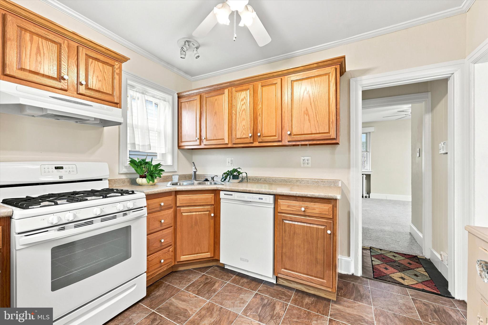 119 Englewood Road Upper Darby, PA 19082 - Photo 7 of 17 Gallery Image 7