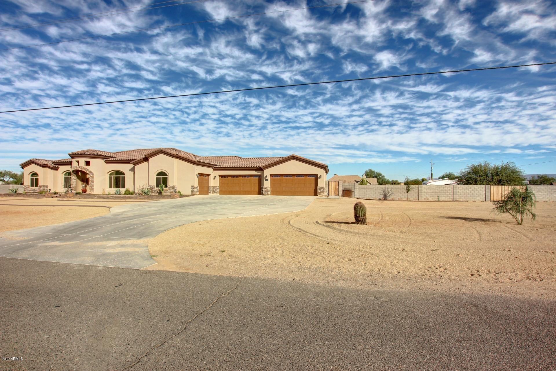 1604 West Maddock Road Phoenix, AZ 85086 - Photo 2 of 42 0002-Maddock (2)