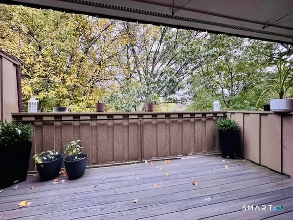 $539,000 | 192 Gillies Lane, Unit 192, Norwalk, CT 06854