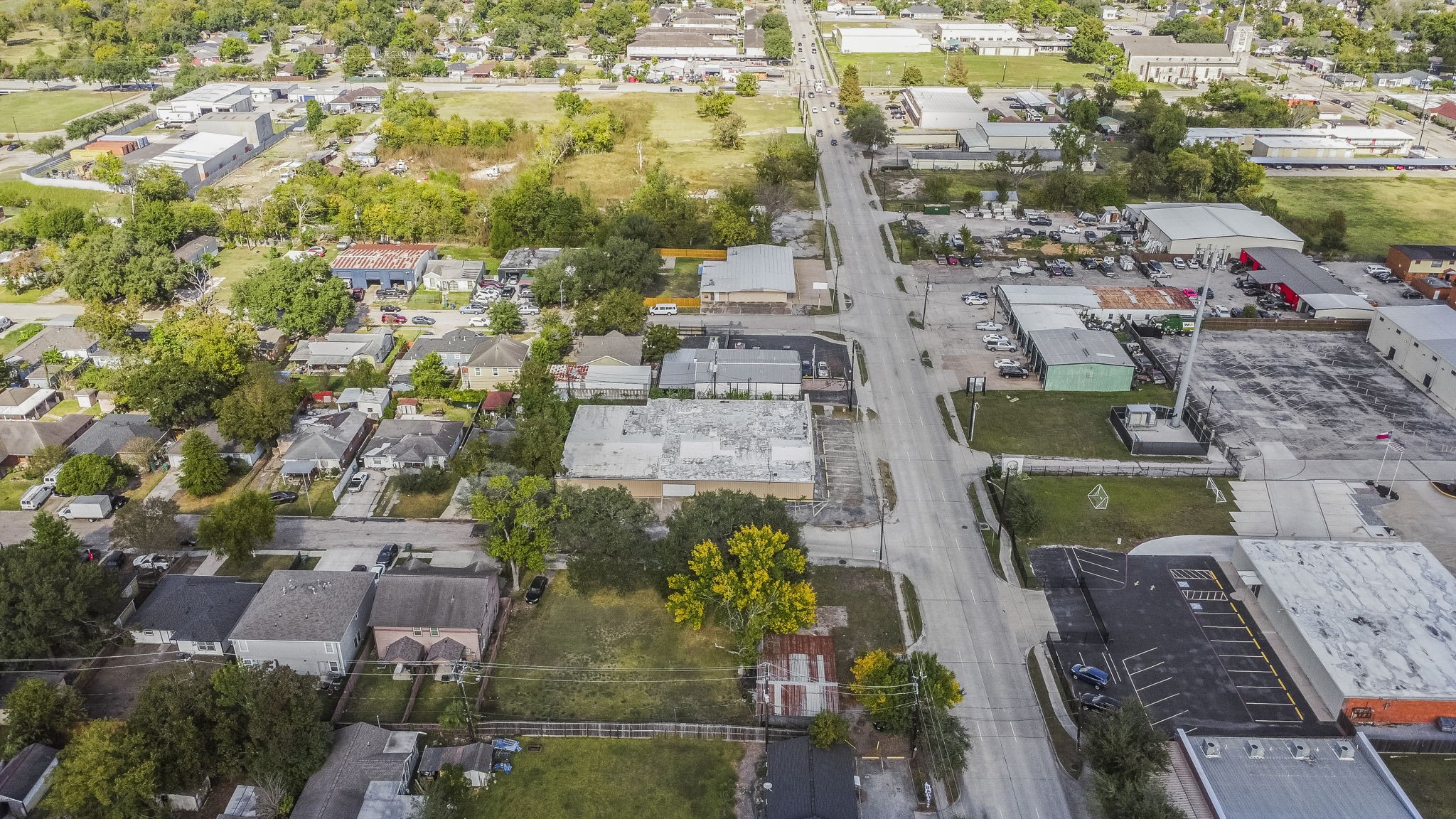 1018 Shaver Street Pasadena, TX 77506 - Photo 39 of 43 an aerial view of residential houses with outdoor space