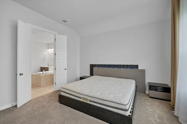 $2,900 | 135 Independence Drive, Kyle, TX 78640