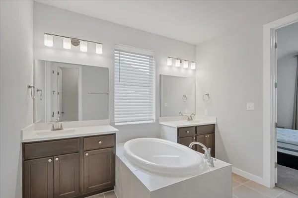 $2,900 | 135 Independence Drive, Kyle, TX 78640