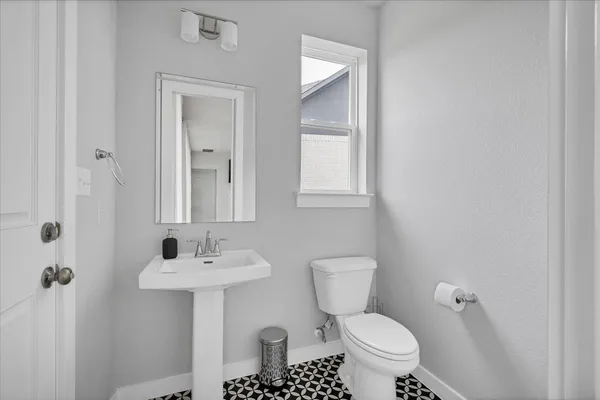 $2,900 | 135 Independence Drive, Kyle, TX 78640