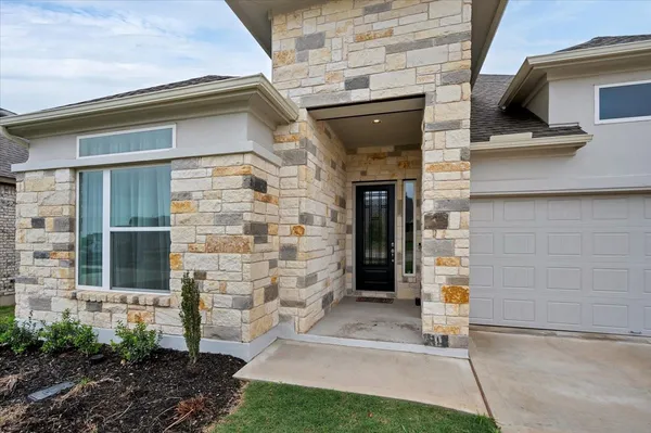 $2,900 | 135 Independence Drive, Kyle, TX 78640