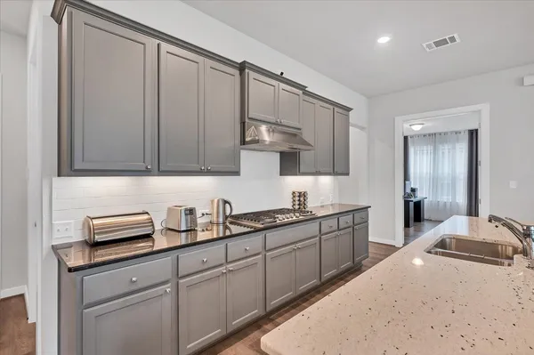 $2,900 | 135 Independence Drive, Kyle, TX 78640