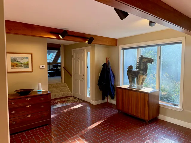 $1,100,000 | 510 Cedar Street, West Barnstable, MA 02668