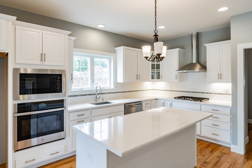 76 Watch Hill Road, Unit 76 Enfield, CT 06082 - Photo 5 of 26