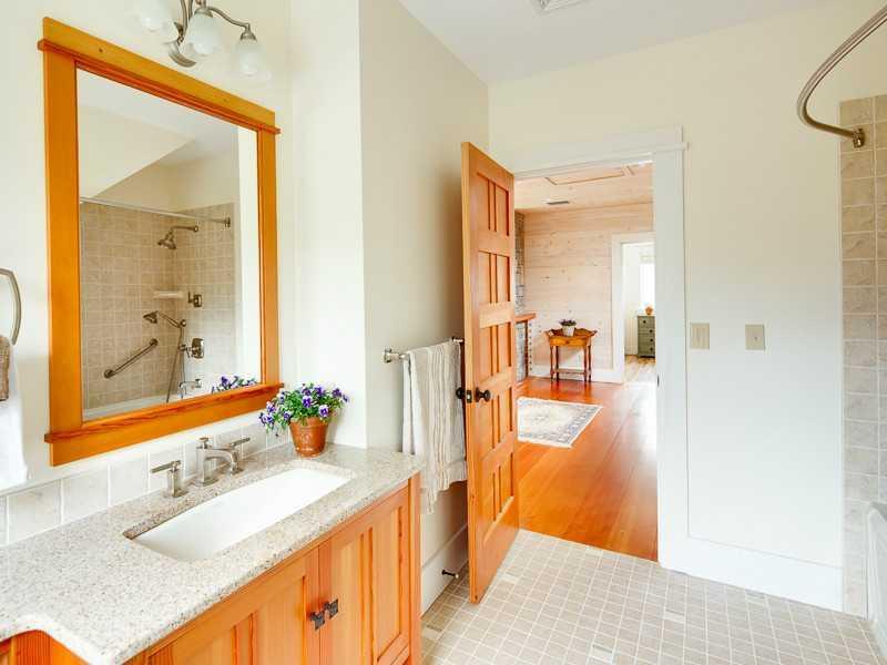 94 Waymouth Road Tenants Harbor, ME 04860 - Photo 14 of 24 Bathroom. 2nd Floor guest bath