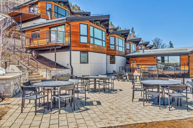 a view of roof with tree
