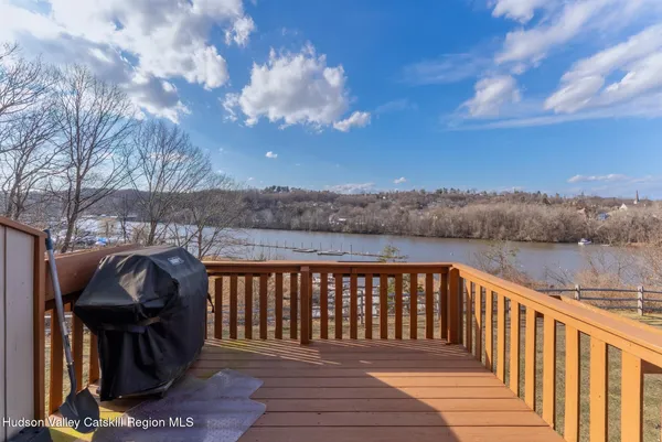 $399,900 | 10 Rondout Harbor, Port Ewen, NY 12466