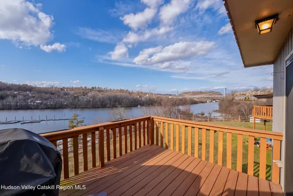 $399,900 | 10 Rondout Harbor, Port Ewen, NY 12466