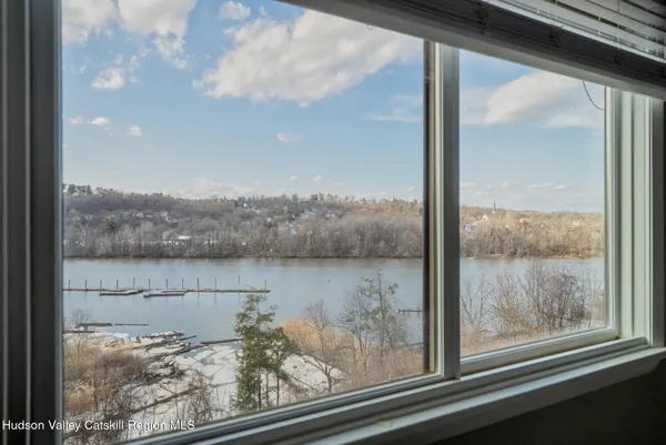 $399,900 | 10 Rondout Harbor, Port Ewen, NY 12466