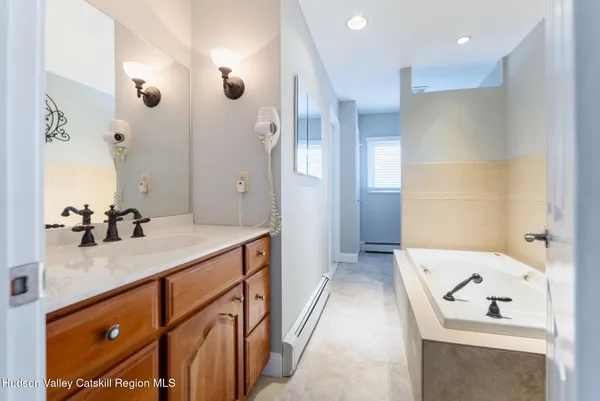 $399,900 | 10 Rondout Harbor, Port Ewen, NY 12466