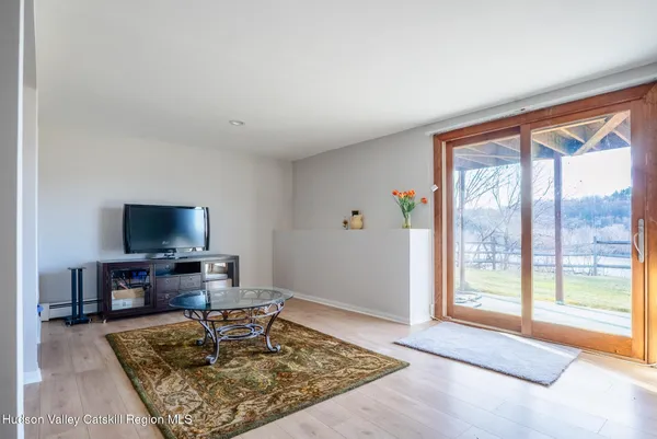 $399,900 | 10 Rondout Harbor, Port Ewen, NY 12466