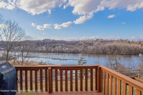 $399,900 | 10 Rondout Harbor, Port Ewen, NY 12466